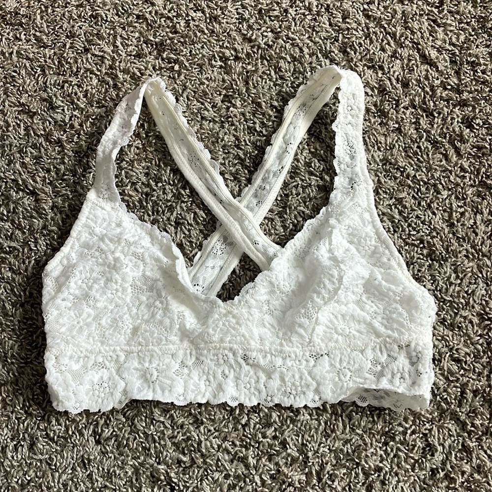 White lace bandeau